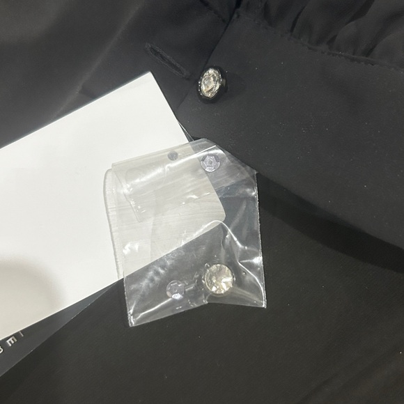 🎉 H P 🎉 NWT Alex Evenings Black Top w V Neck Trim, Sheer Sleeves, Size S… - Picture 6 of 10